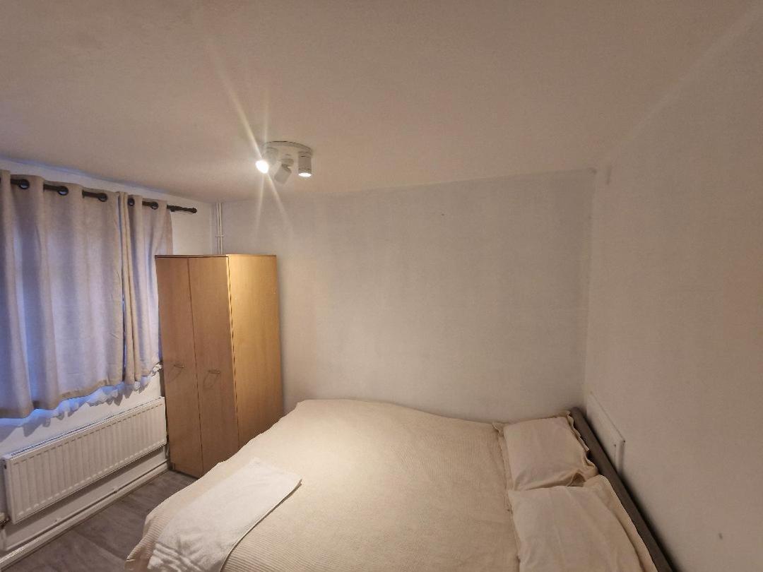 Luxury House, 4 Bedrooms Fully Furnished Casa de Férias Londres